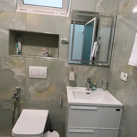 Kombinat Corner 8 *