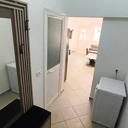 Kombinat Corner 8 Apartamento Tirana