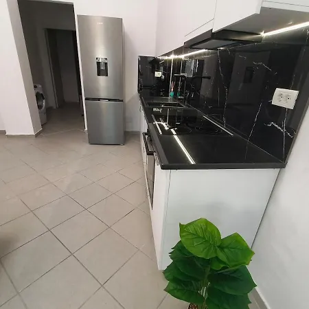Kombinat Corner 8 Tirana